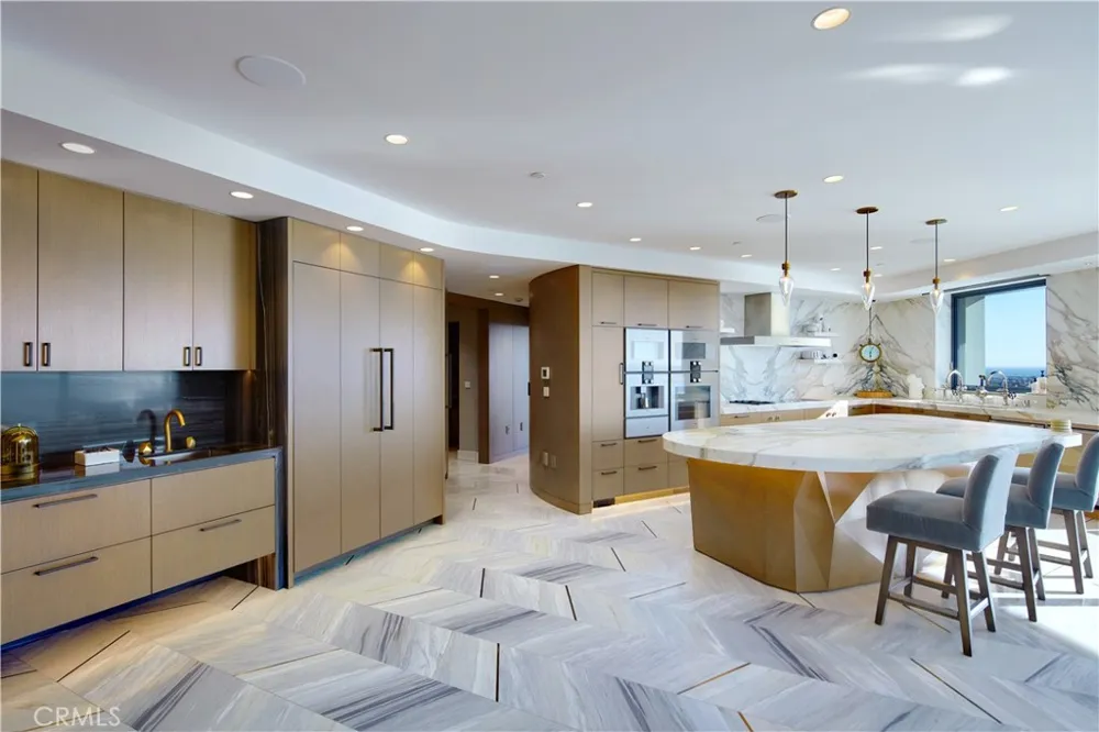 183 Carnation Avenue Corona del Mar, CA 92625