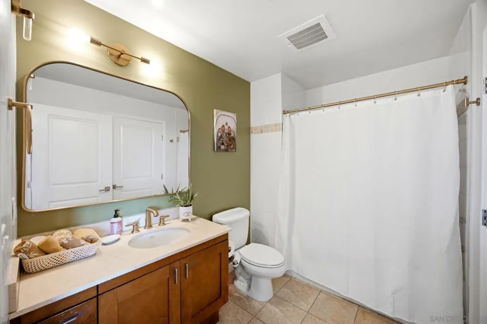 475 Redwood St #406 San Diego, CA 92103