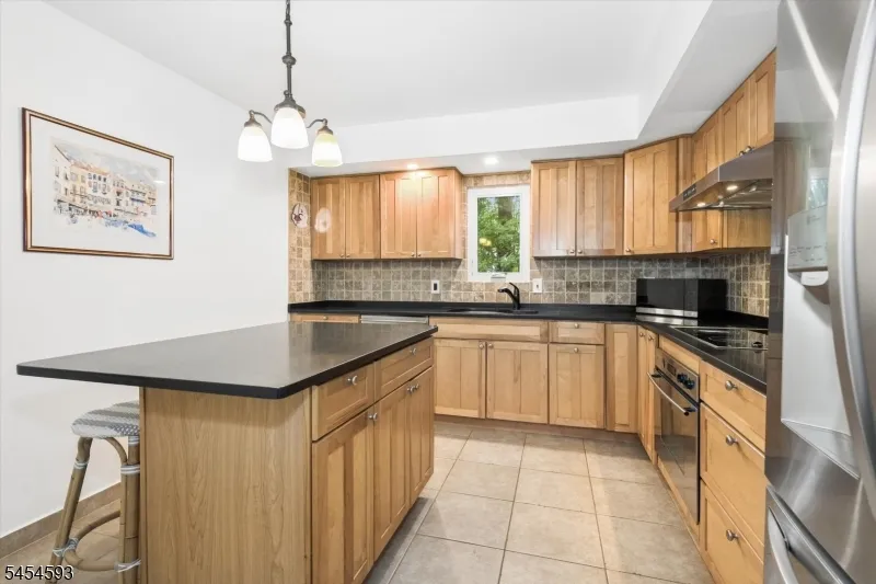 300 Pond Ct Washington, NJ 07676