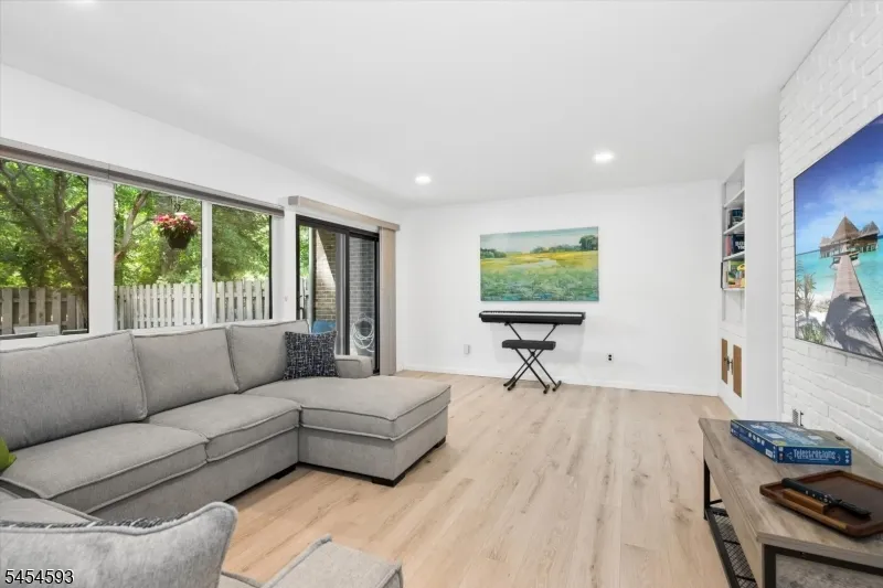 300 Pond Ct Washington, NJ 07676