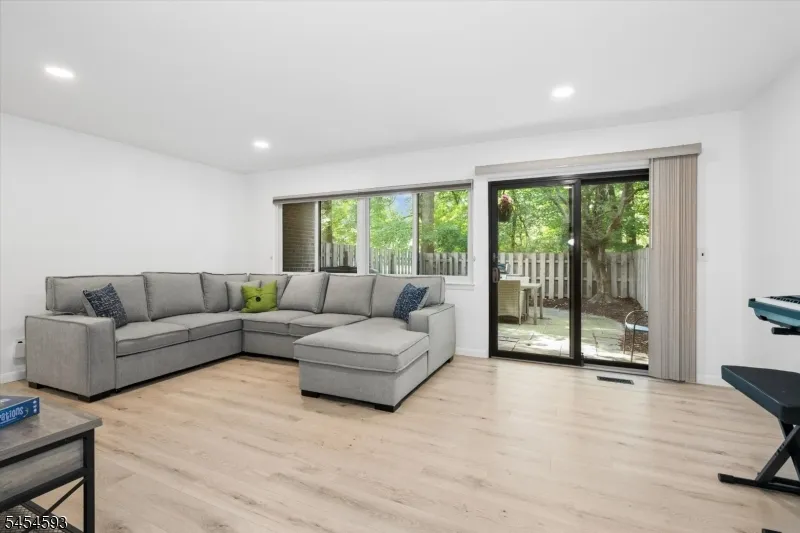 300 Pond Ct Washington, NJ 07676