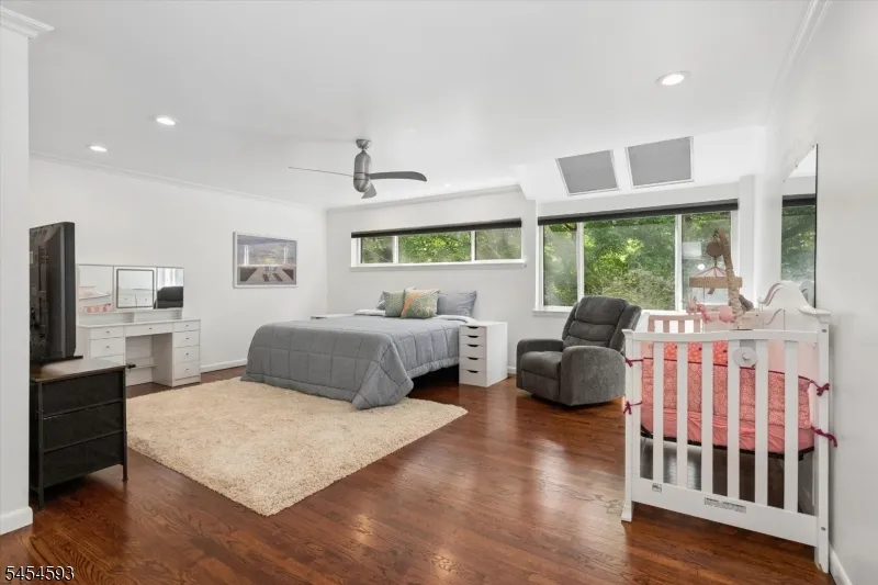 300 Pond Ct Washington, NJ 07676