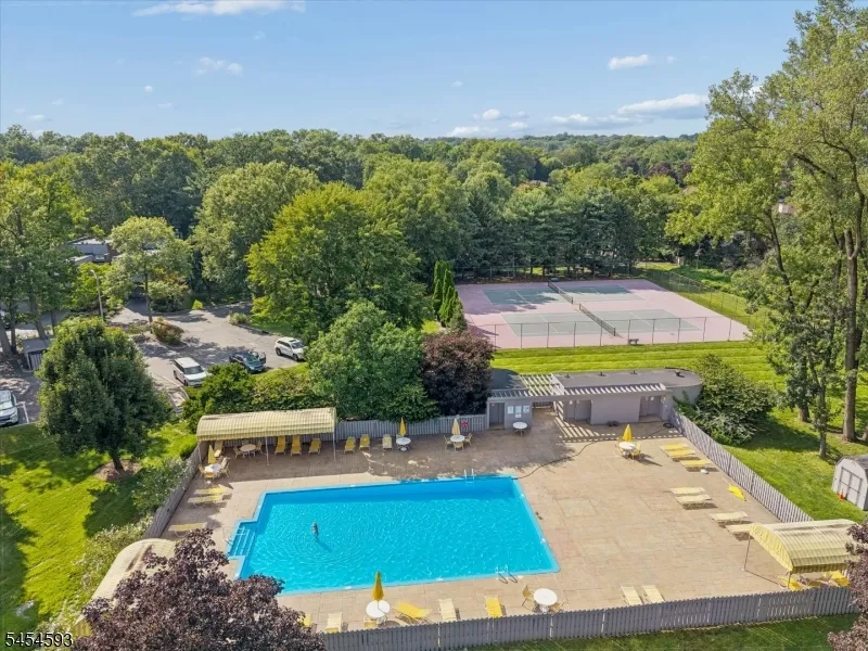 300 Pond Ct Washington, NJ 07676