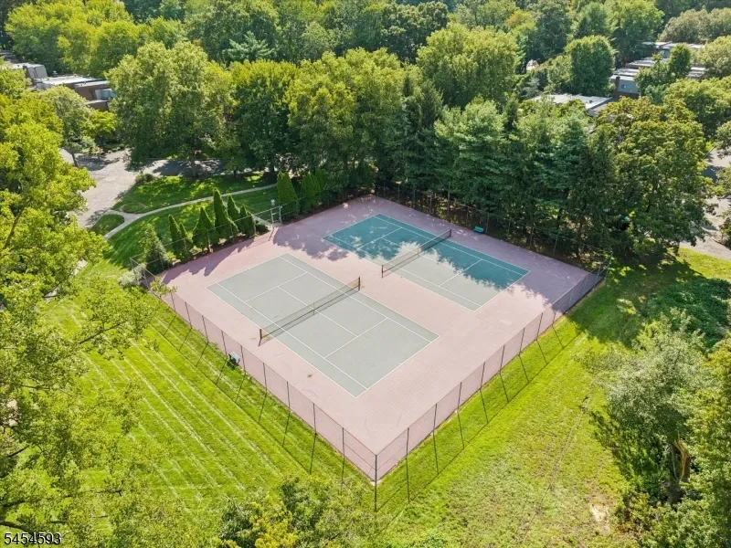 300 Pond Ct Washington, NJ 07676