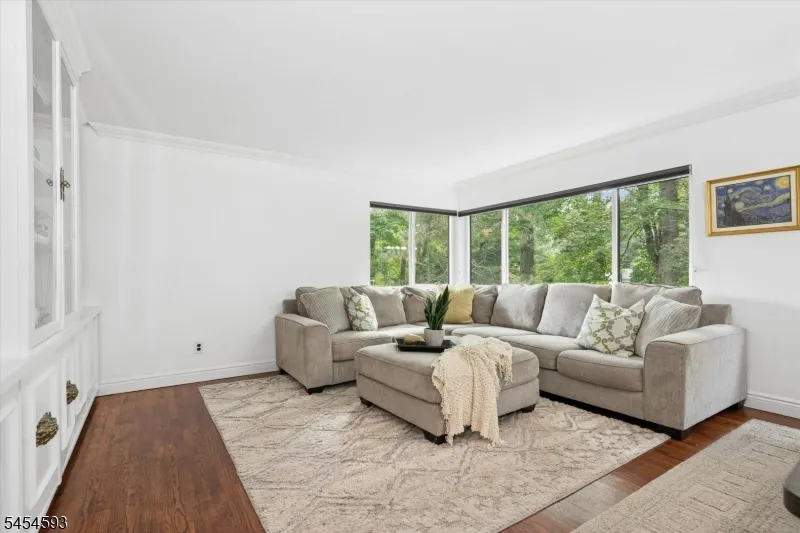 300 Pond Ct Washington, NJ 07676
