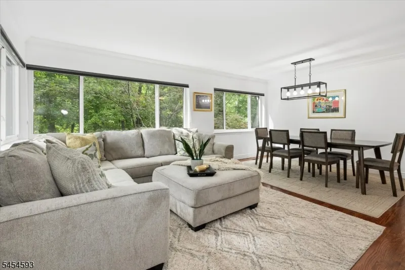 300 Pond Ct Washington, NJ 07676