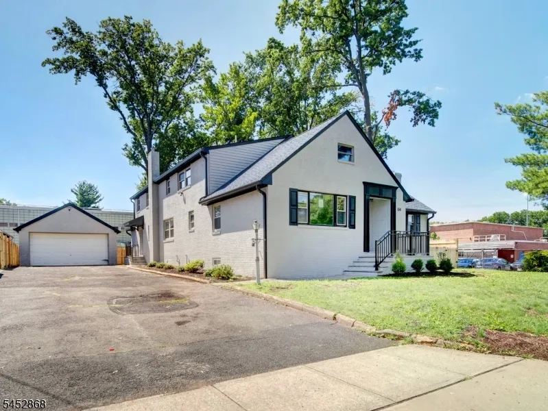 156 W Lincoln Ave Roselle Park, NJ 07204