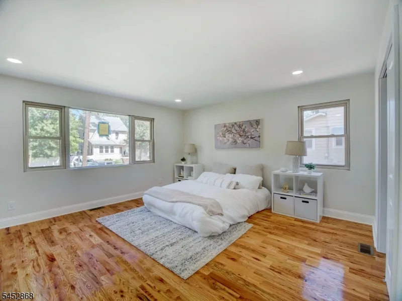 156 W Lincoln Ave Roselle Park, NJ 07204