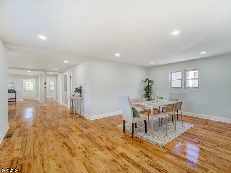 156 W Lincoln Ave Roselle Park, NJ 07204