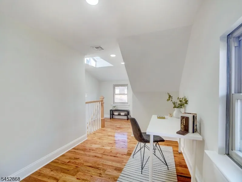 156 W Lincoln Ave Roselle Park, NJ 07204