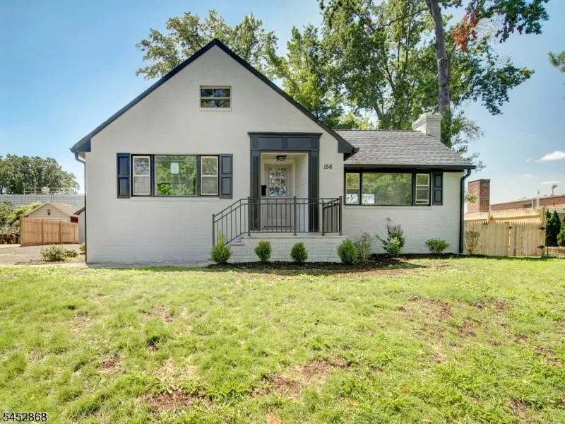 156 W Lincoln Ave Roselle Park, NJ 07204