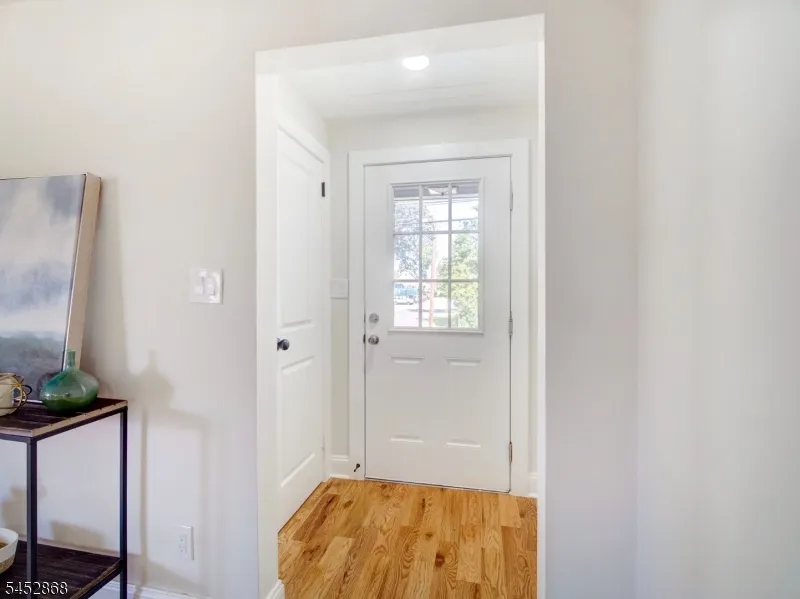 156 W Lincoln Ave Roselle Park, NJ 07204
