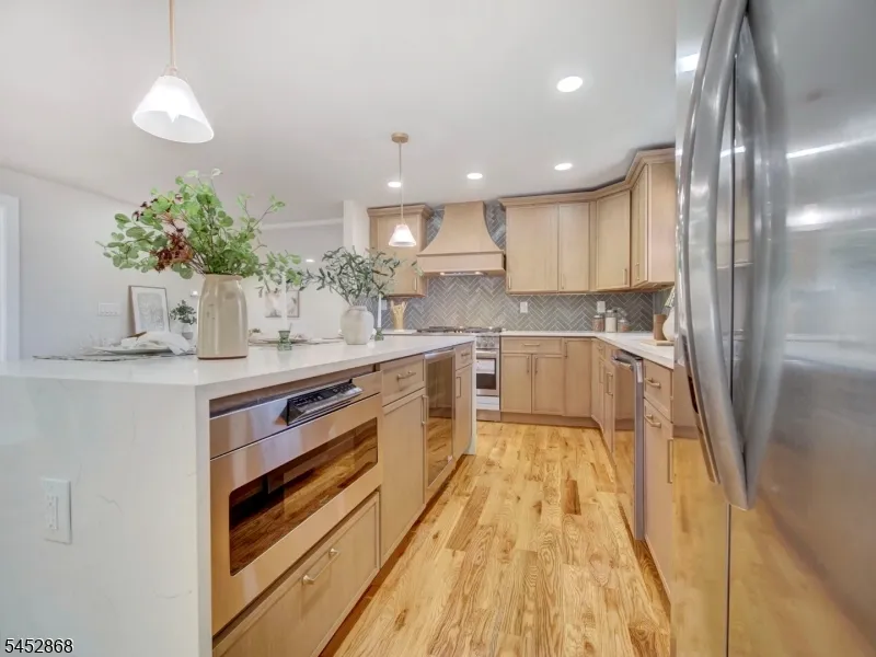 156 W Lincoln Ave Roselle Park, NJ 07204