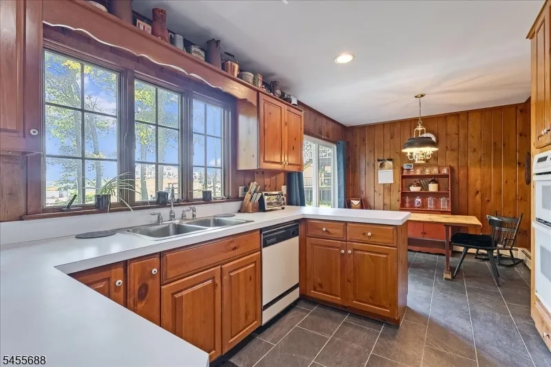 193 Alpine Trl Sparta, NJ 07871