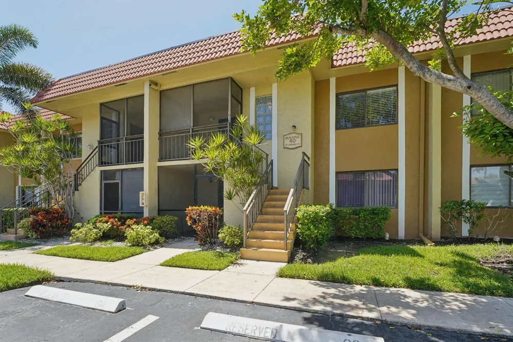 327 LAKEVIEW DRIVE #203 Weston, FL 33326