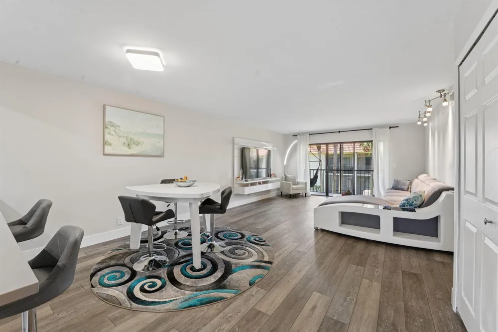 327 LAKEVIEW DRIVE #203 Weston, FL 33326