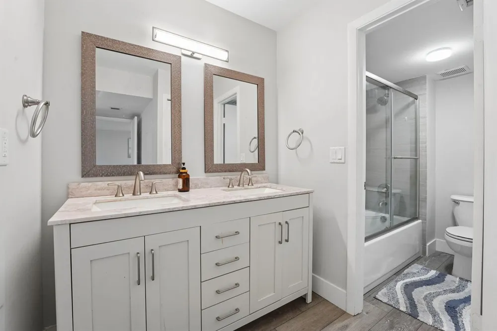327 LAKEVIEW DRIVE #203 Weston, FL 33326
