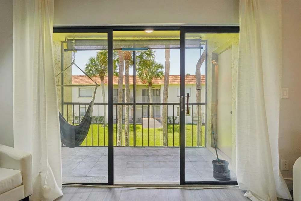 327 LAKEVIEW DRIVE #203 Weston, FL 33326