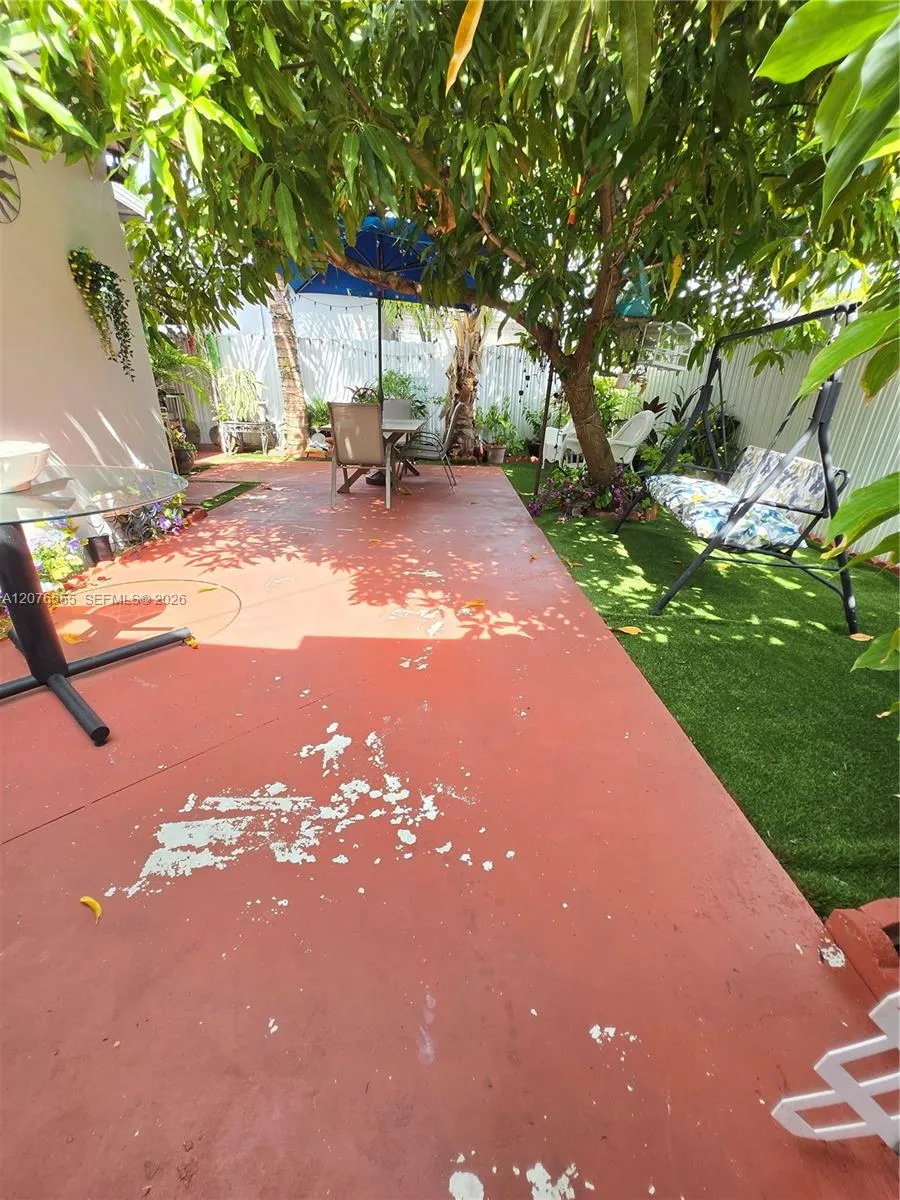 3320 NW 20th St Miami, FL 33142