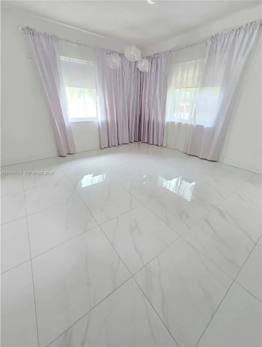 3320 NW 20th St Miami, FL 33142