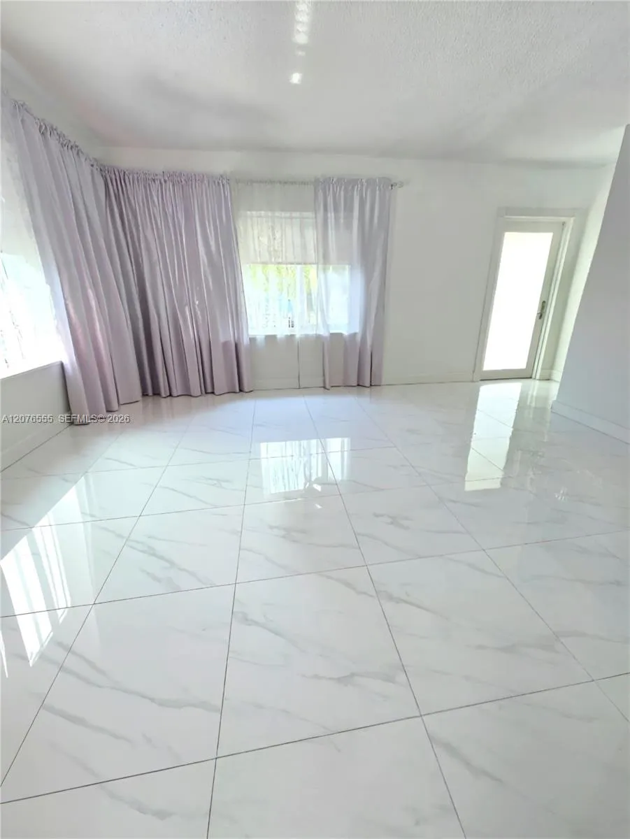 3320 NW 20th St Miami, FL 33142