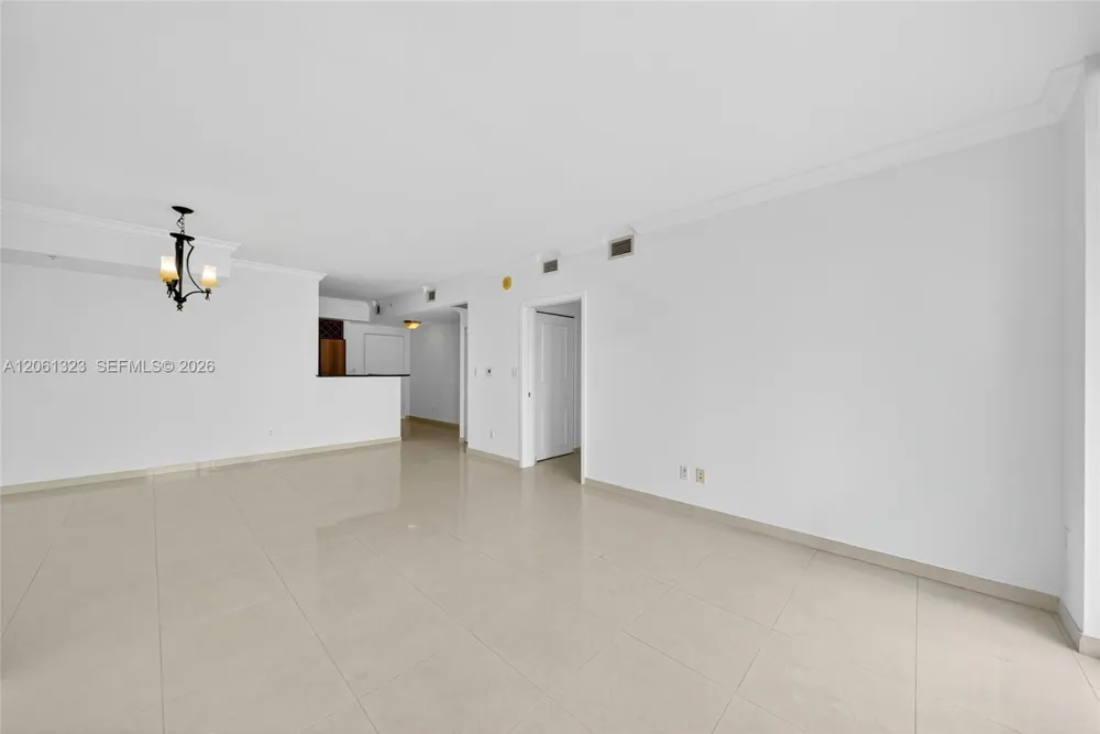 325 S Biscayne Blvd #2219 Miami, FL 33131