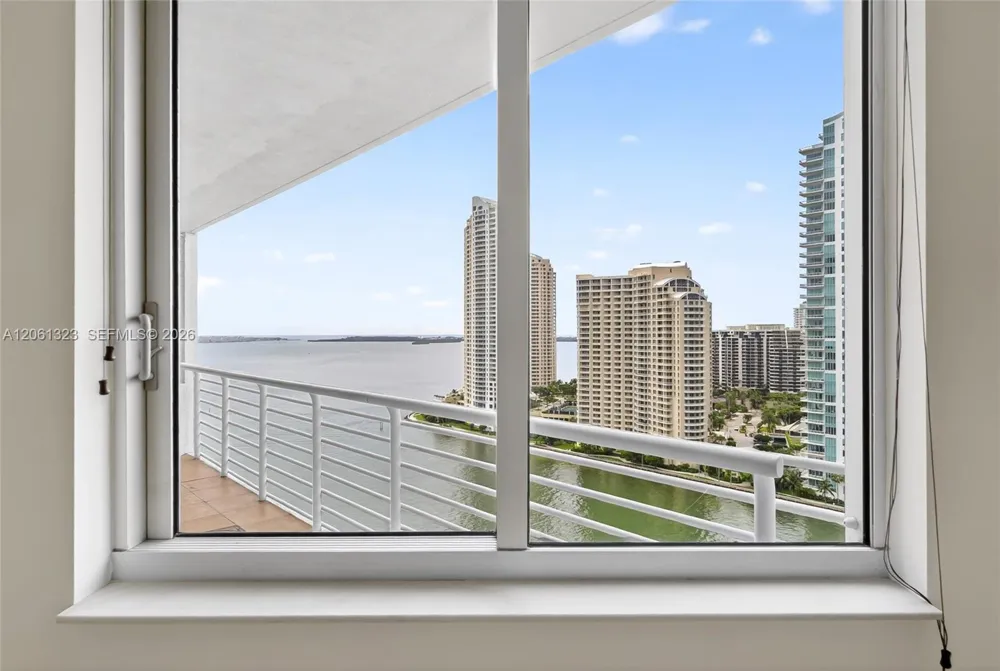 325 S Biscayne Blvd #2219 Miami, FL 33131
