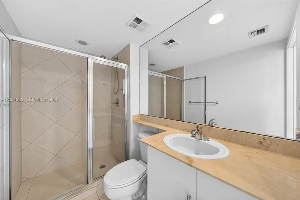 325 S Biscayne Blvd #2219 Miami, FL 33131
