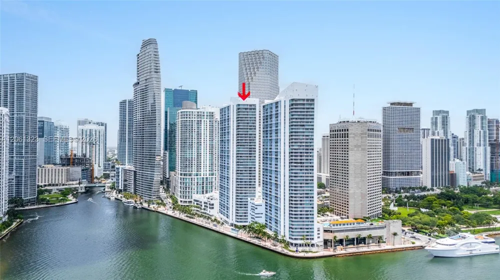 325 S Biscayne Blvd #2219 Miami, FL 33131