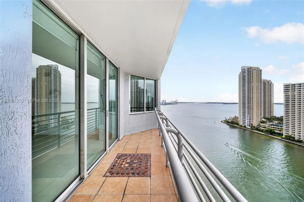 325 S Biscayne Blvd #2219 Miami, FL 33131