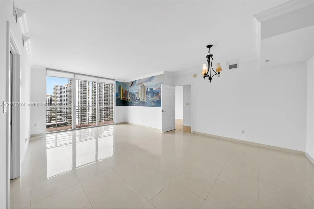 325 S Biscayne Blvd #2219 Miami, FL 33131