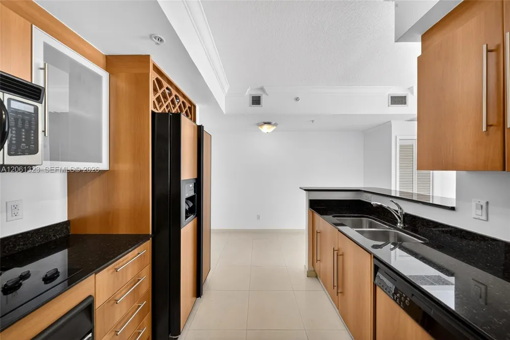 325 S Biscayne Blvd #2219 Miami, FL 33131