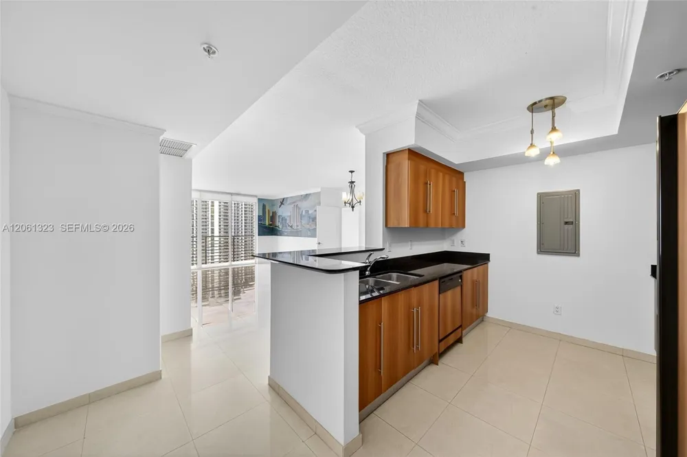 325 S Biscayne Blvd #2219 Miami, FL 33131