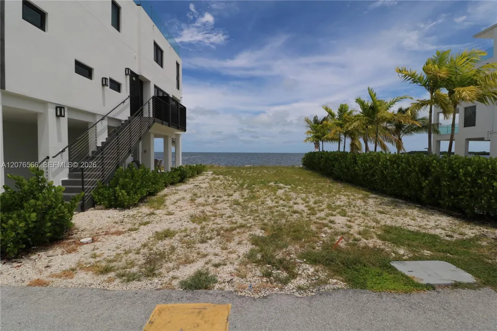 94825 Overseas Hwy #35 Key Largo, FL 33037