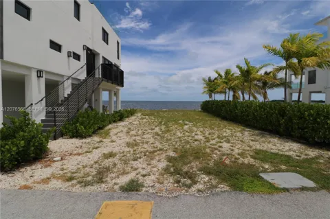 94825 Overseas Hwy #35