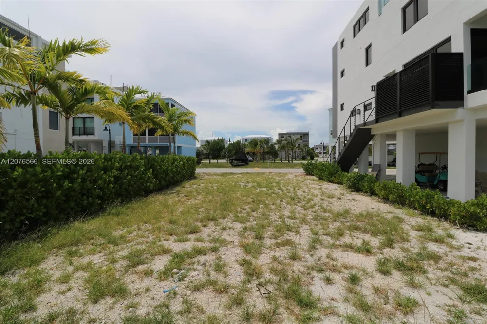 94825 Overseas Hwy #35 Key Largo, FL 33037