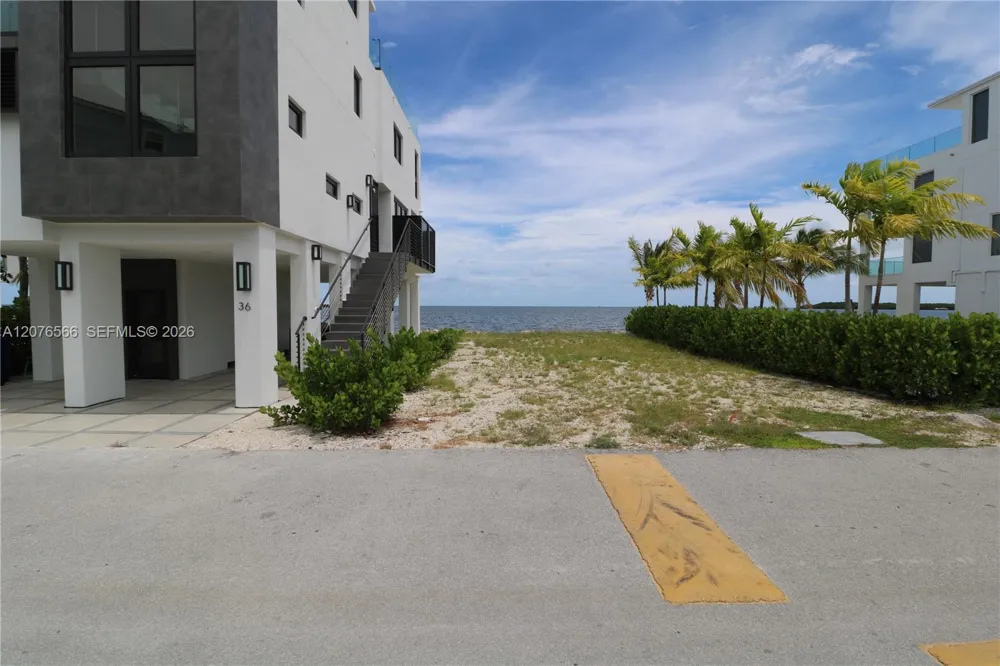 94825 Overseas Hwy #35 Key Largo, FL 33037