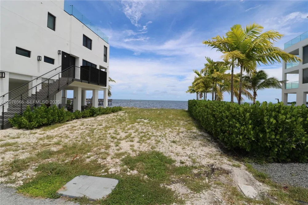 94825 Overseas Hwy #35 Key Largo, FL 33037