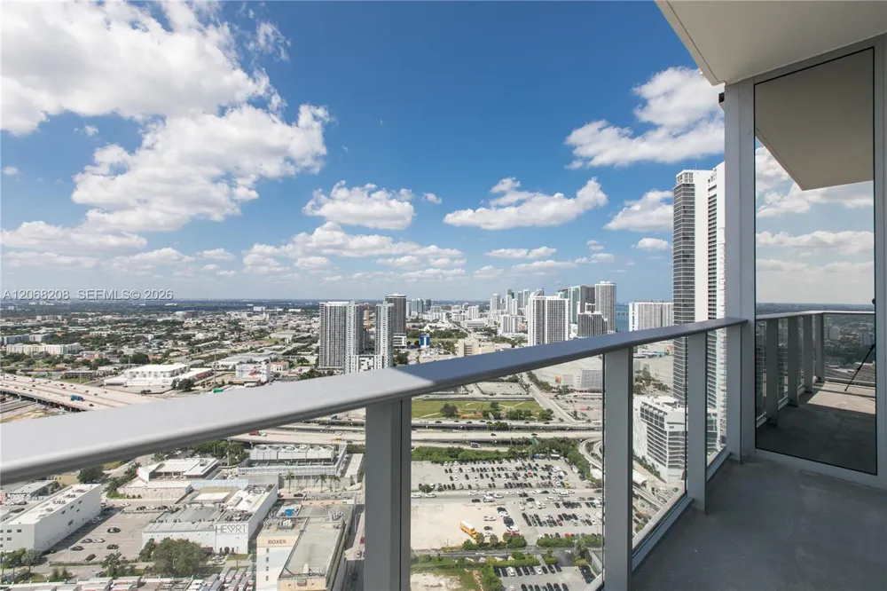 851 NE 1st Ave #3402 Miami, FL 33132