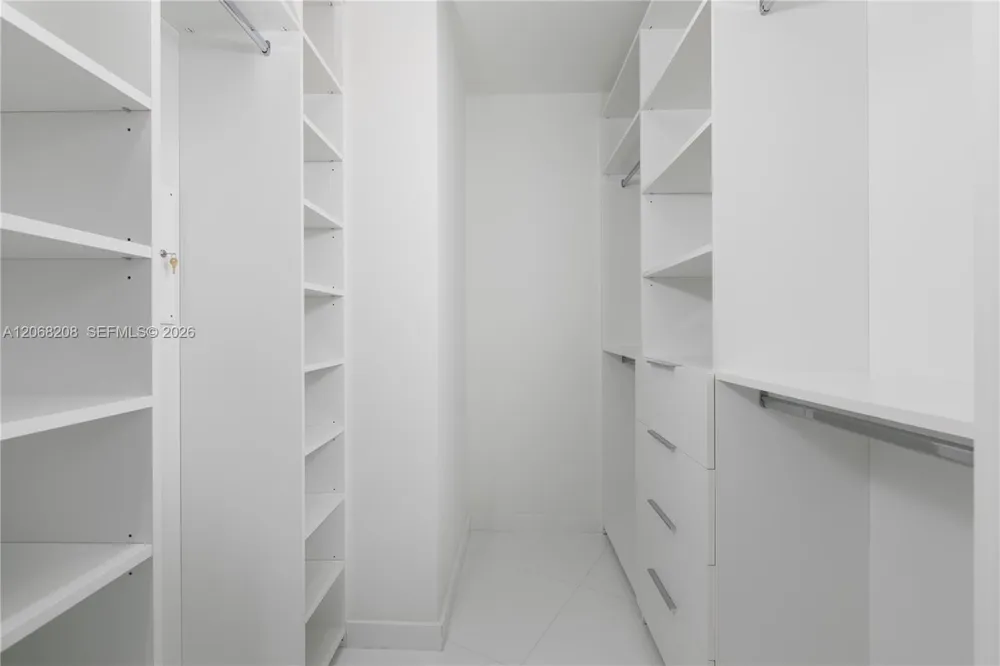 851 NE 1st Ave #3402 Miami, FL 33132