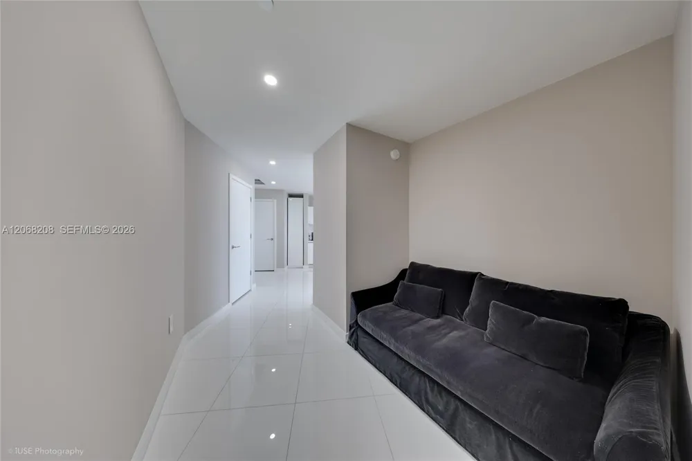 851 NE 1st Ave #3402 Miami, FL 33132