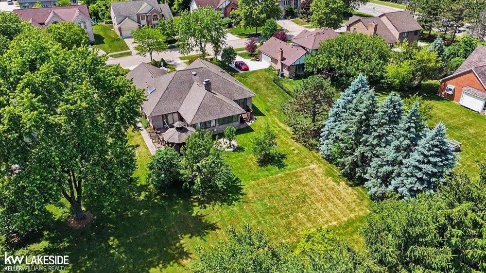3940 Wayfarer Drive Troy City, MI 48083
