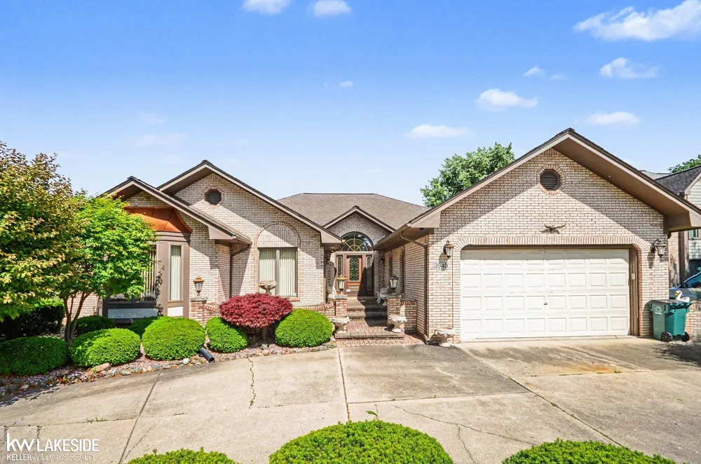 3940 Wayfarer Drive Troy City, MI 48083