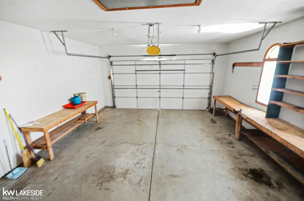 3940 Wayfarer Drive Troy City, MI 48083