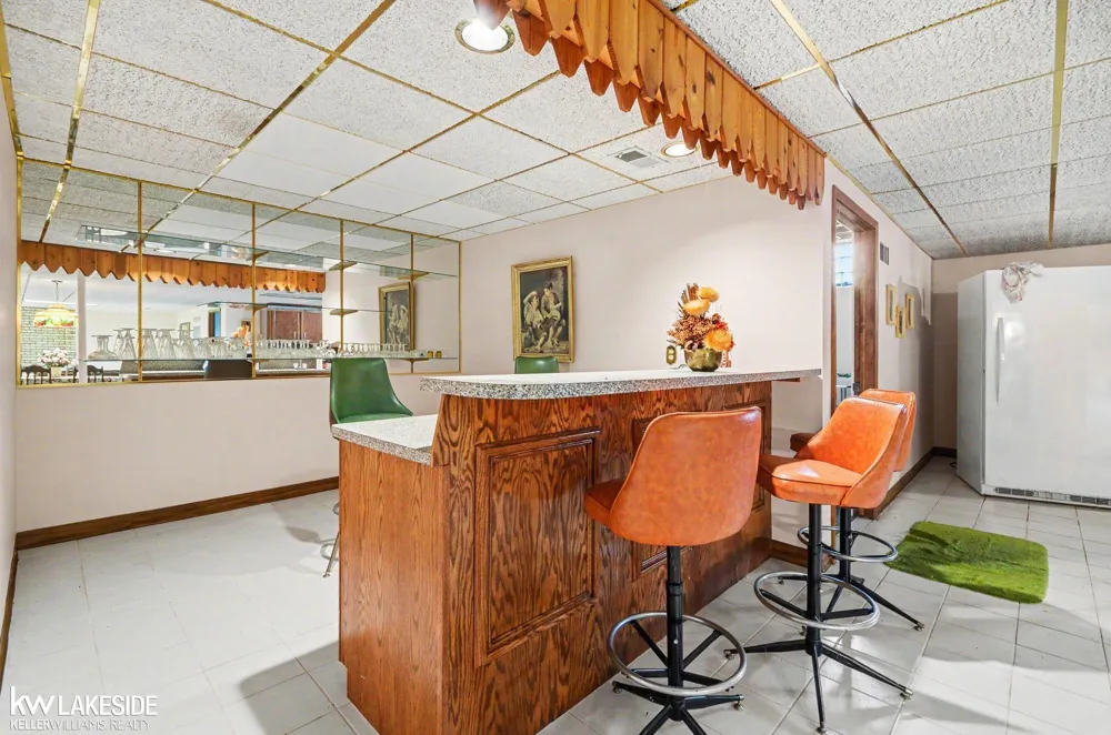 3940 Wayfarer Drive Troy City, MI 48083