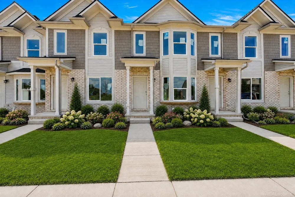 35300 Brittany Drive New Baltimore City, MI 48047