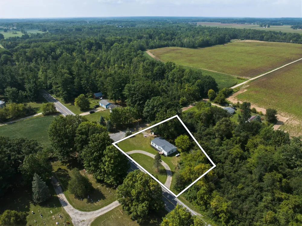 17651 Ritchie Avenue NE Nelson Township, MI 49343