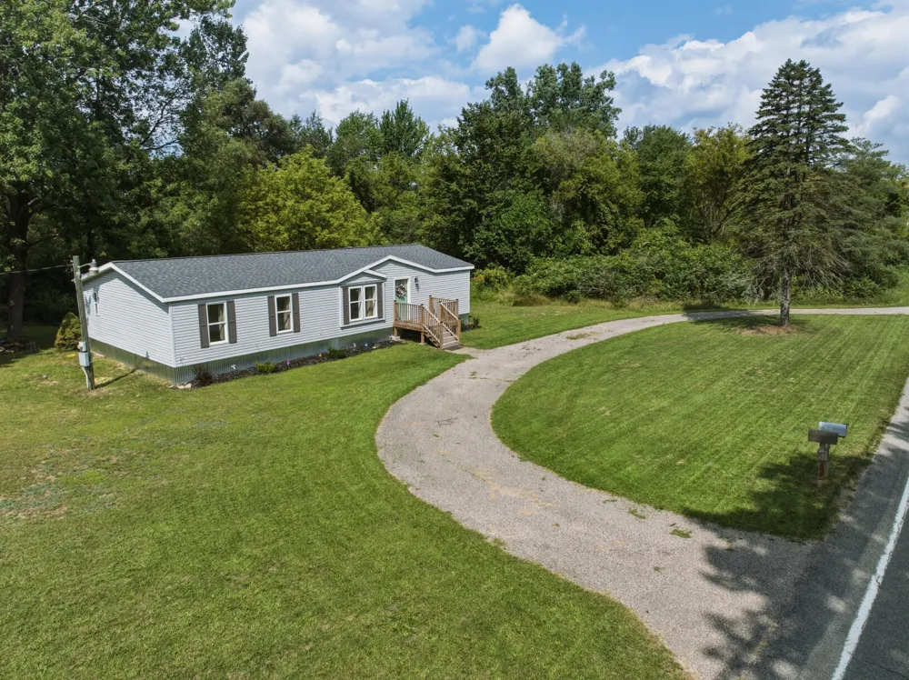 17651 Ritchie Avenue NE Nelson Township, MI 49343