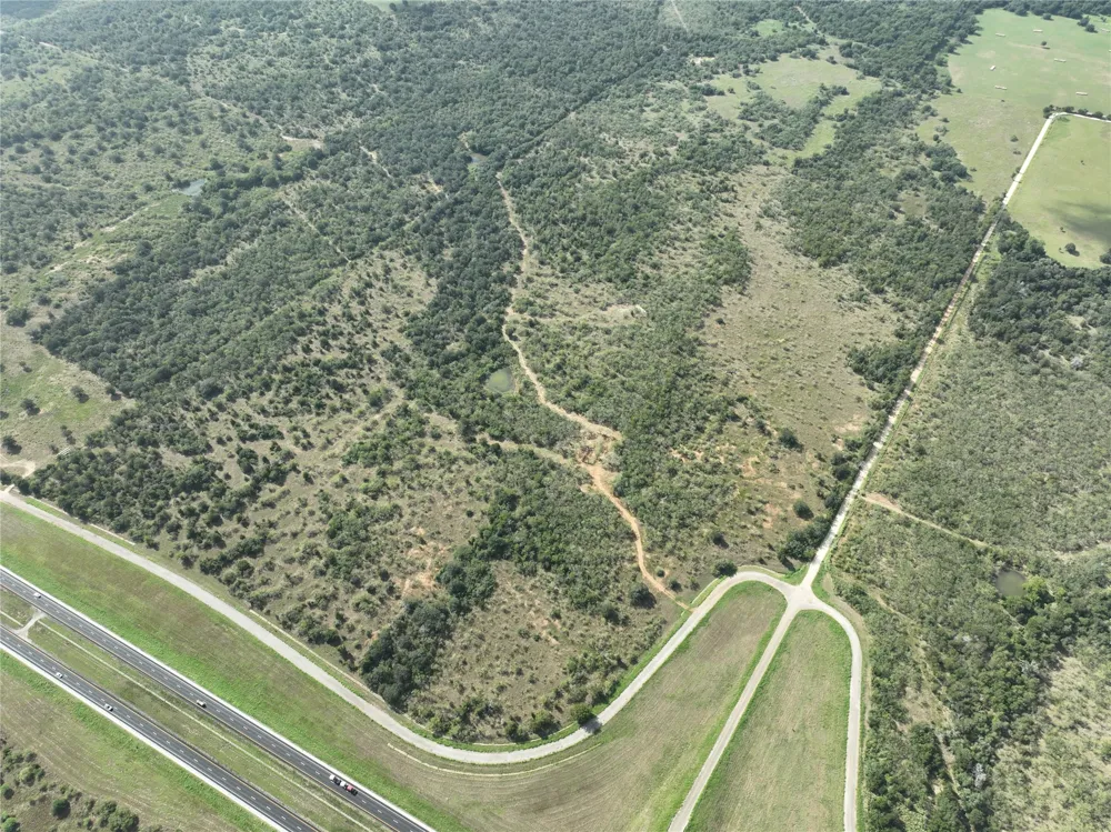 2 CR 424 ROAD Waelder, TX 78629