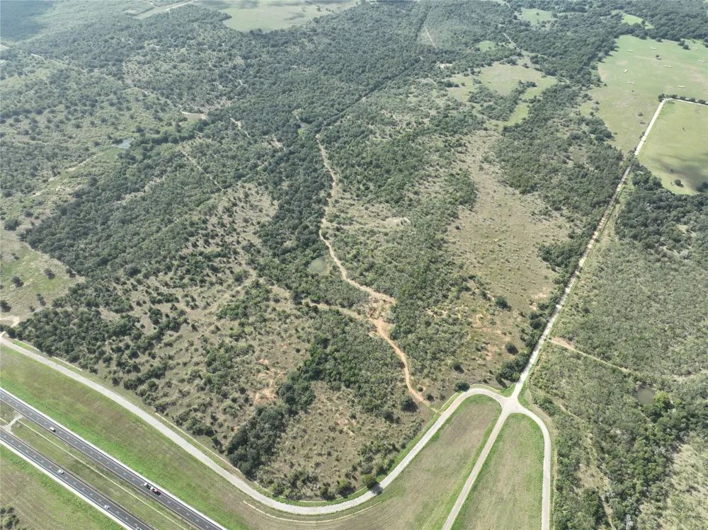 2 CR 424 ROAD Waelder, TX 78629
